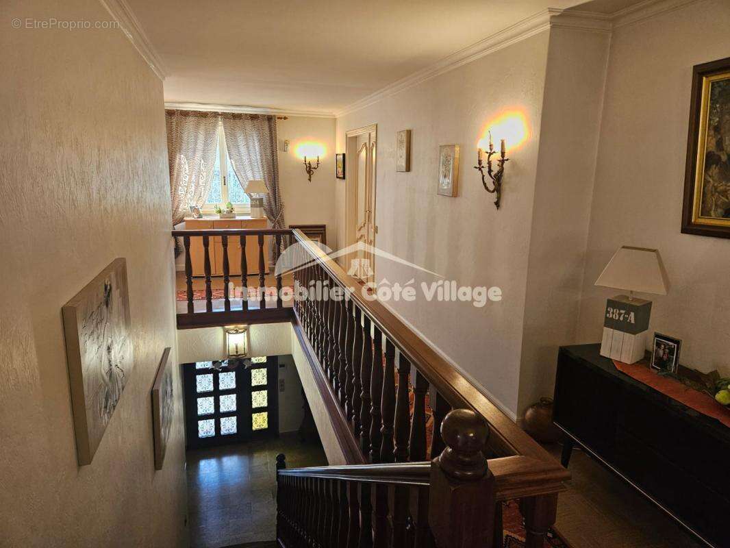 PERIPHERIE DE NICE Prestigieuse propriété,476m2 de surface - photo 30