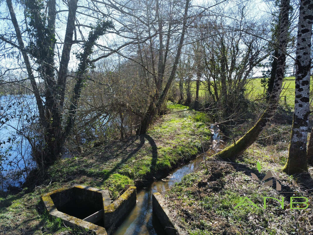 Terrain à MOUZON