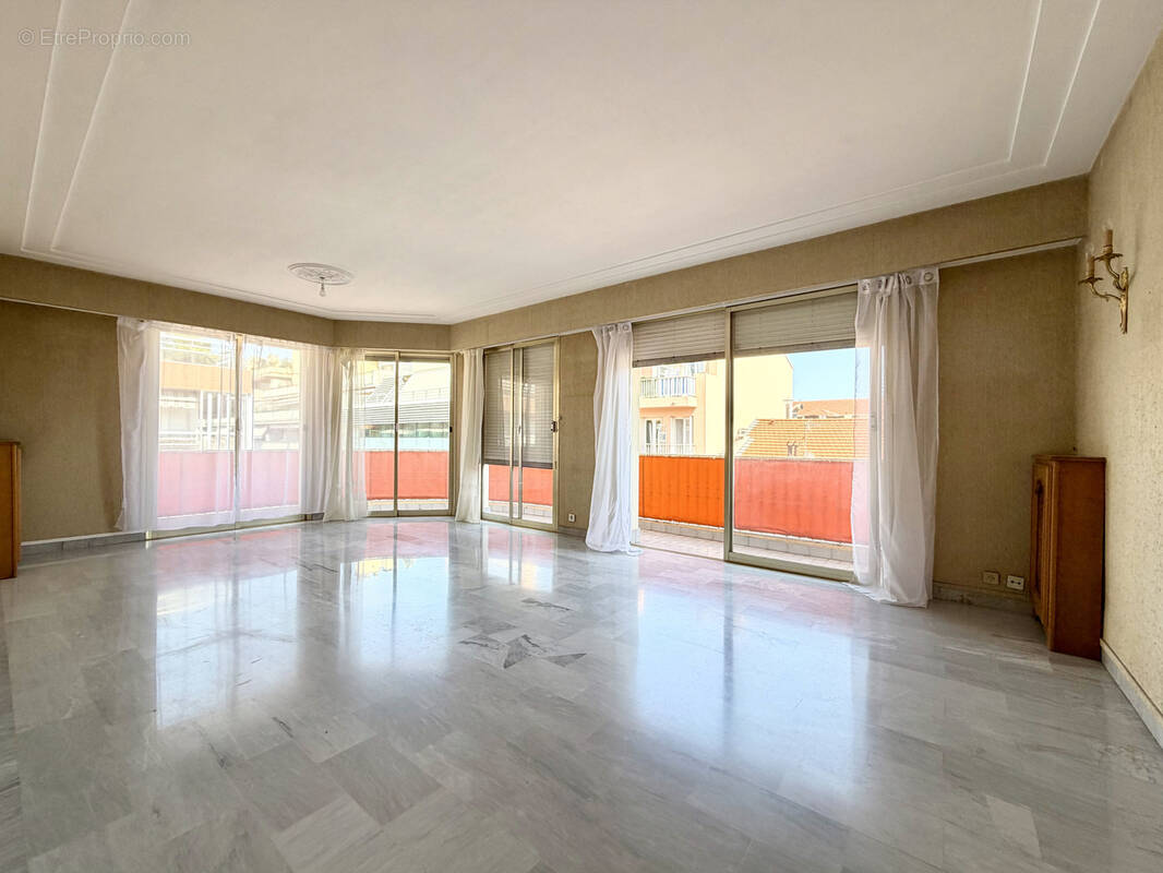 Appartement à MENTON