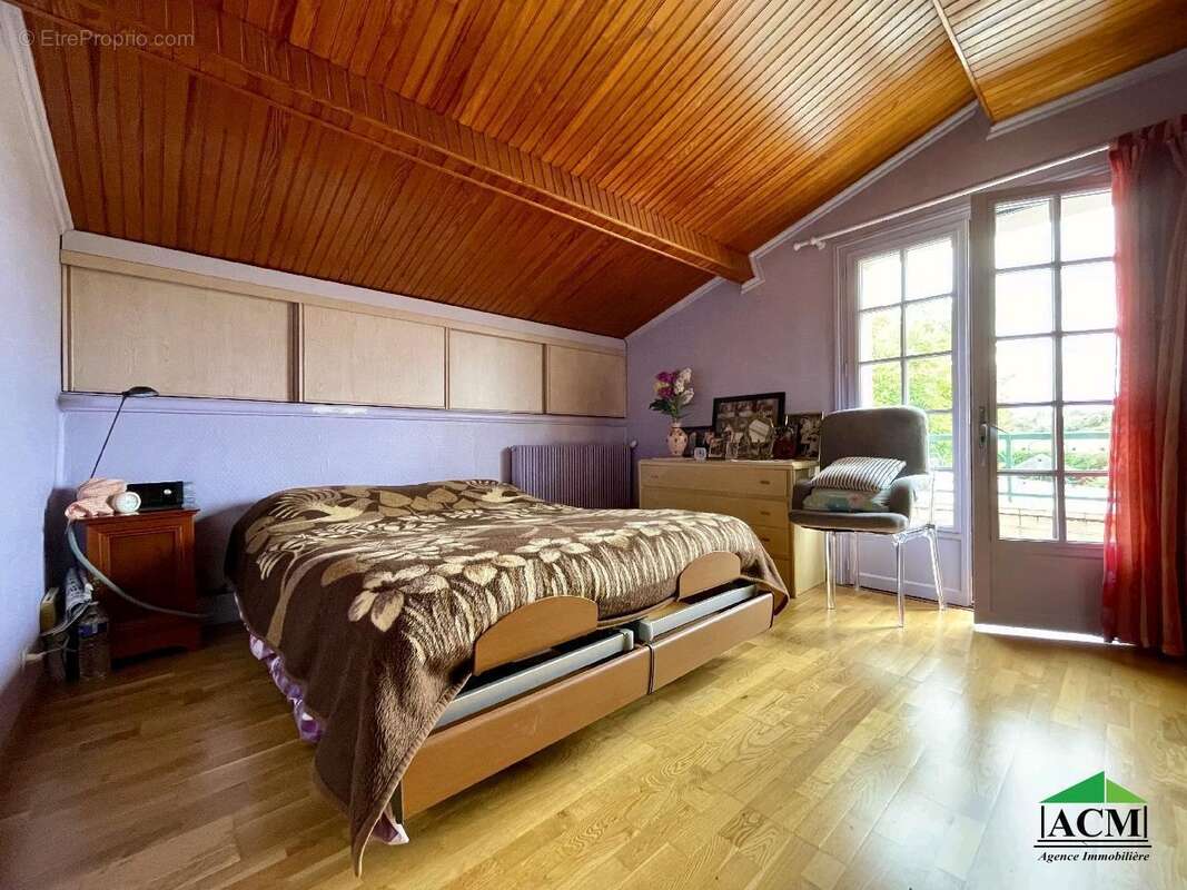 Maison à MERY-SUR-OISE