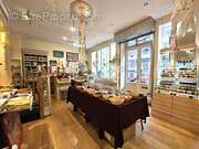 boutique  - Commerce à PARIS-11E