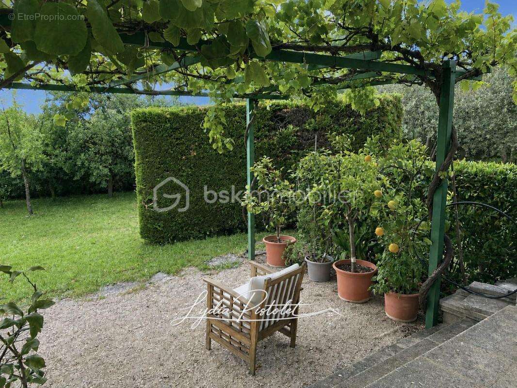 APT en Luberon (84) - Une maison ne se choisit pas seulement sur des photos… découvrez si celle-ci mérite votre visite - photo 9