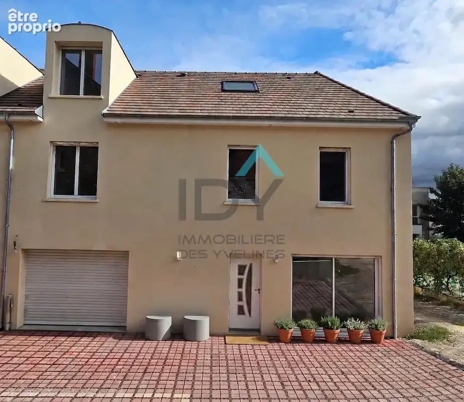 LE MESNIL LE ROI - Belle maison familiale de 175 m² au sol avec jardin - photo 2