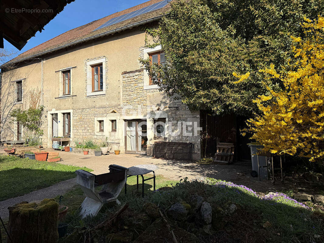 Maison à VAIRE-LE-PETIT