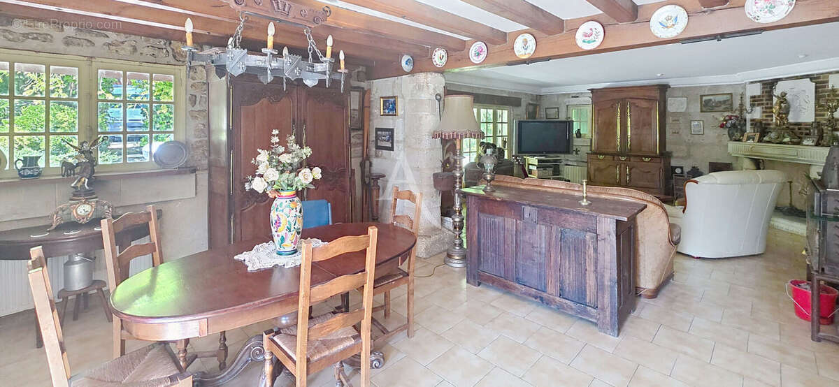 Maison à MONTEVRAIN