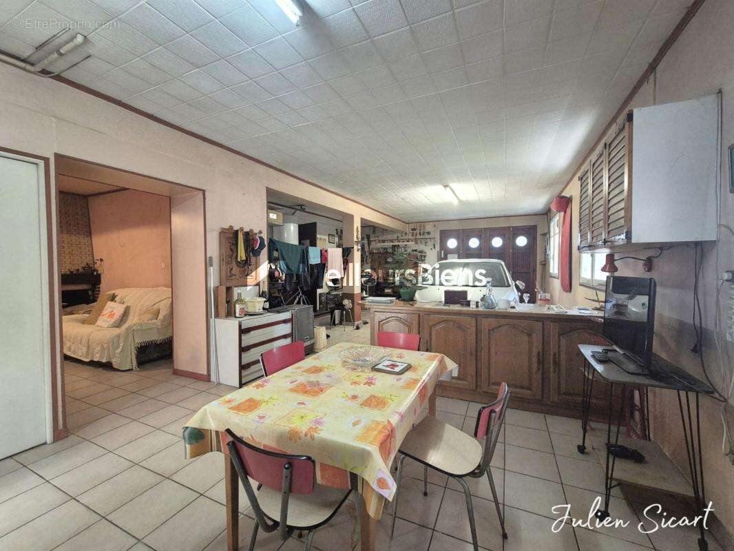 Maison à PEZILLA-LA-RIVIERE