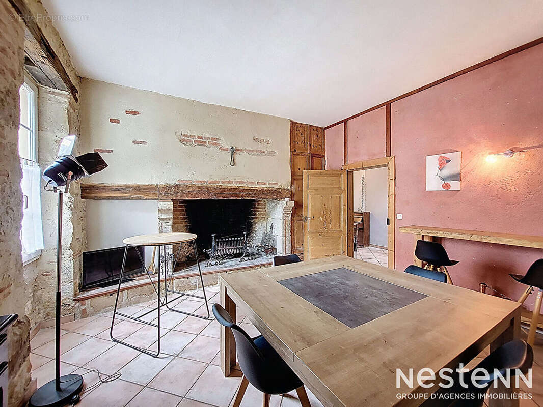 Maison à CASTELNAU-D&#039;AUZAN