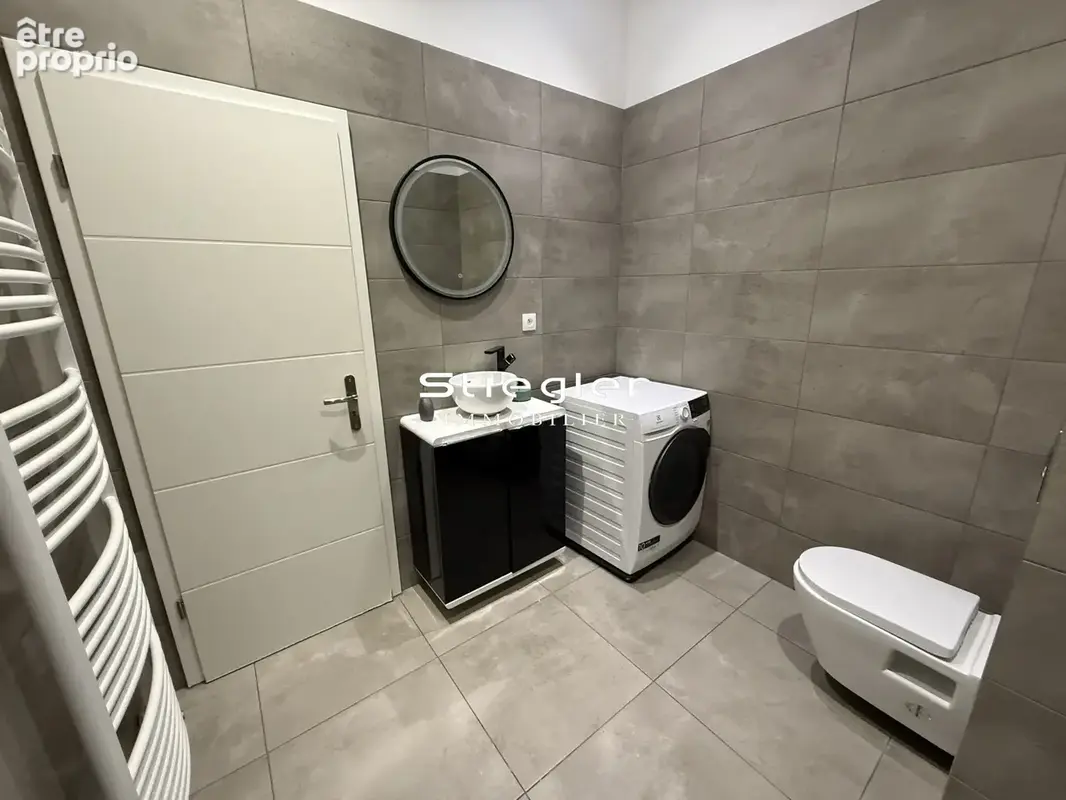 Appartement 1 - Bloc sanitaire (Vasque, douche italienne, WC)