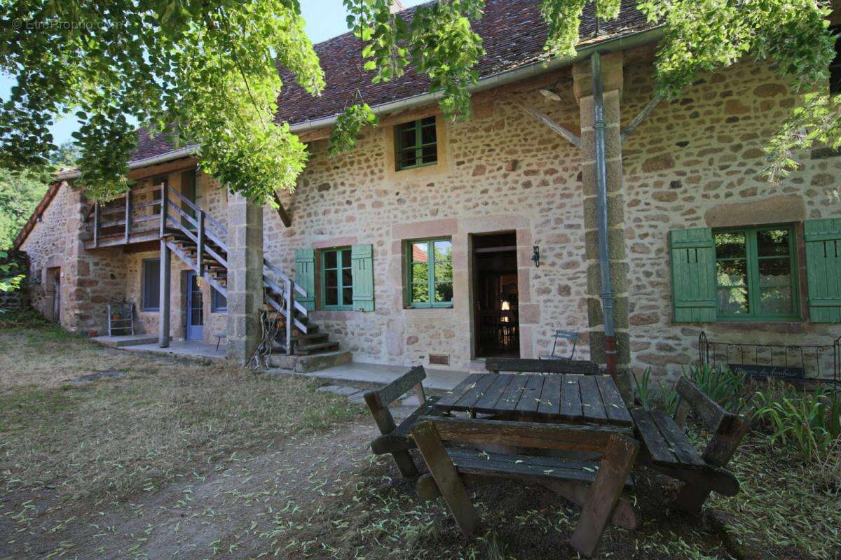 Demeure historique du 18ème avec dépendances dominant la vallée de l'Arroux - photo 9