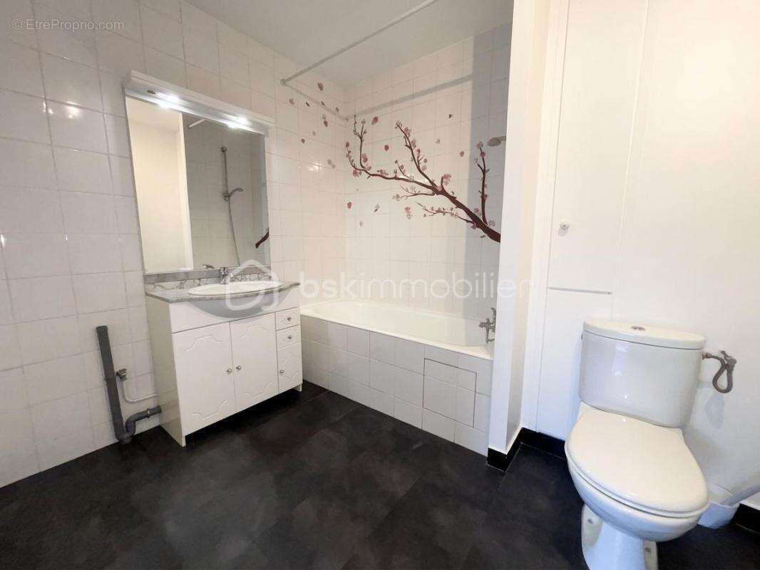 Appartement à SAINT-MAUR-DES-FOSSES