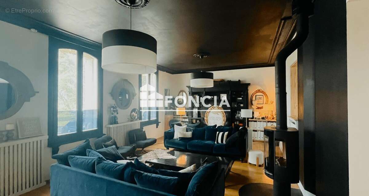 Maison à MONTLOUIS-SUR-LOIRE