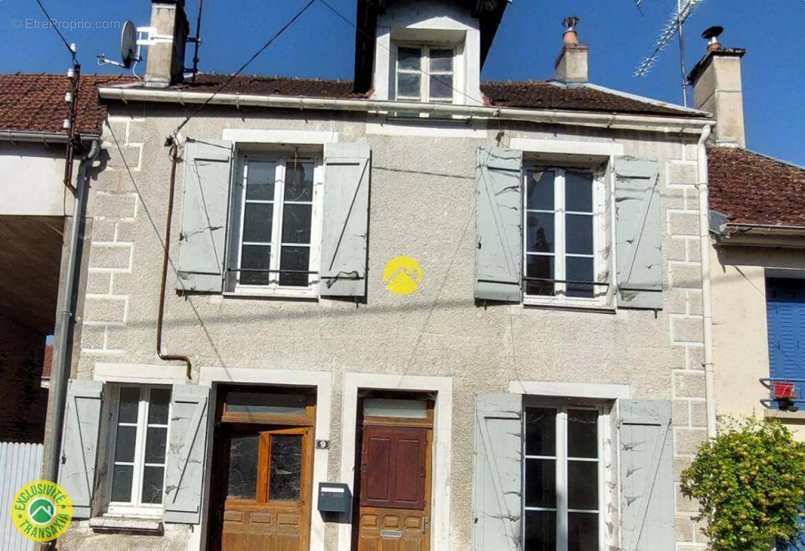 Maison à RAVIERES