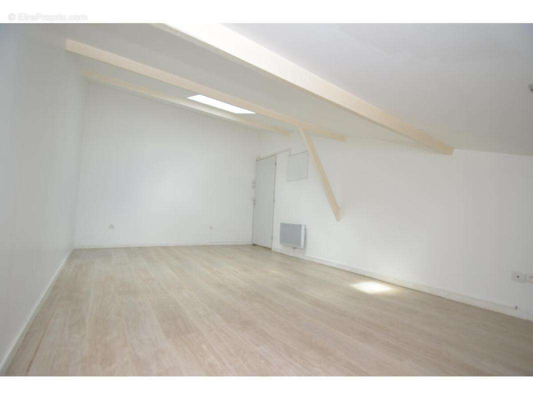 Appartement à COUTRAS