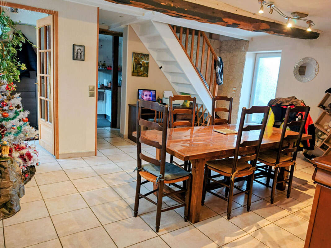 Maison à CONDE-SUR-NOIREAU