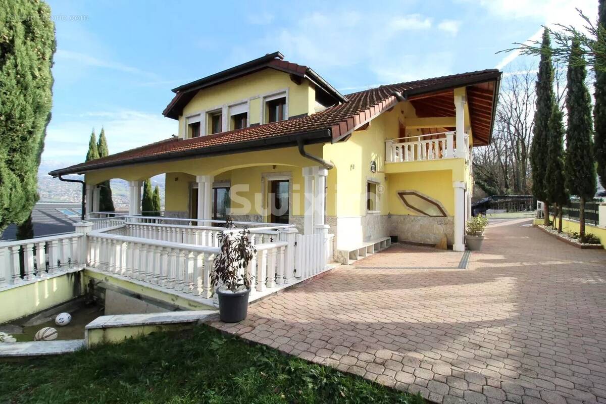 Maison à VETRAZ-MONTHOUX