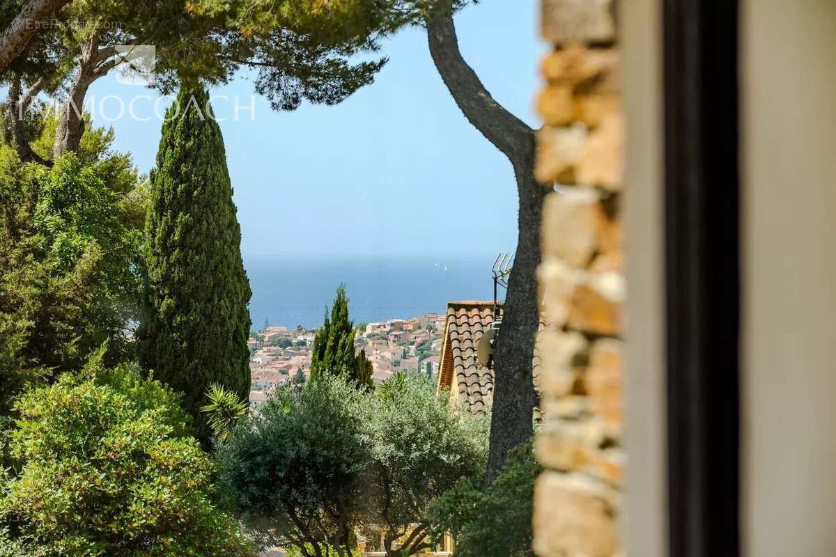 Maison à CARQUEIRANNE