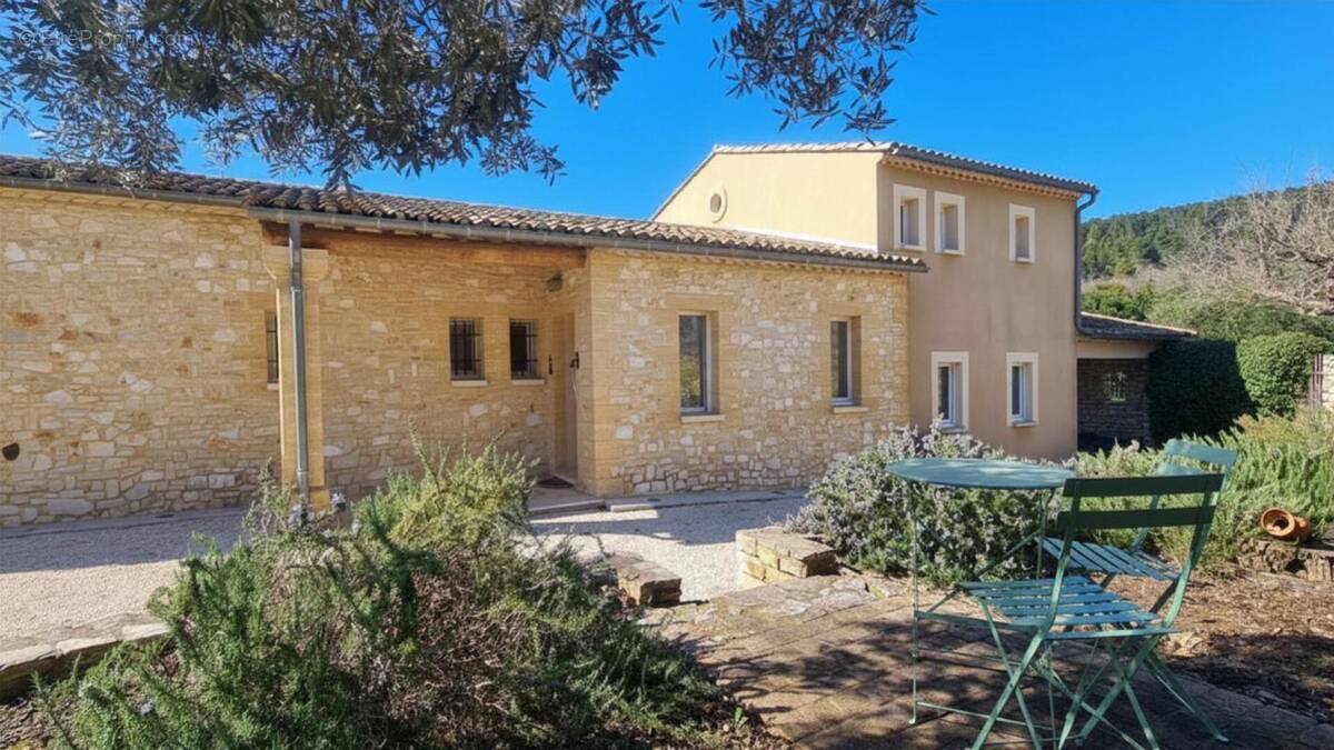 Maison à UZES