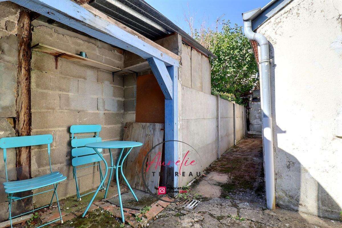 Maison à NEUVILLE-AUX-BOIS