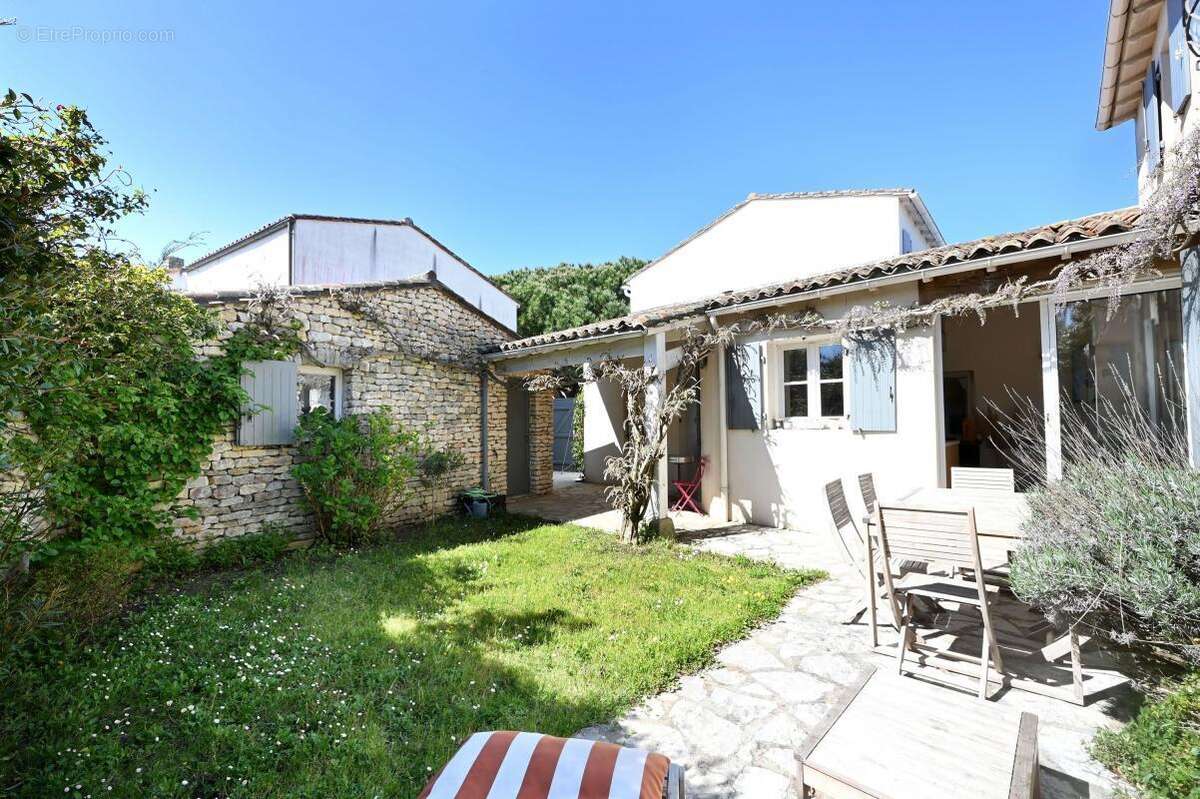 Maison à LES PORTES-EN-RE