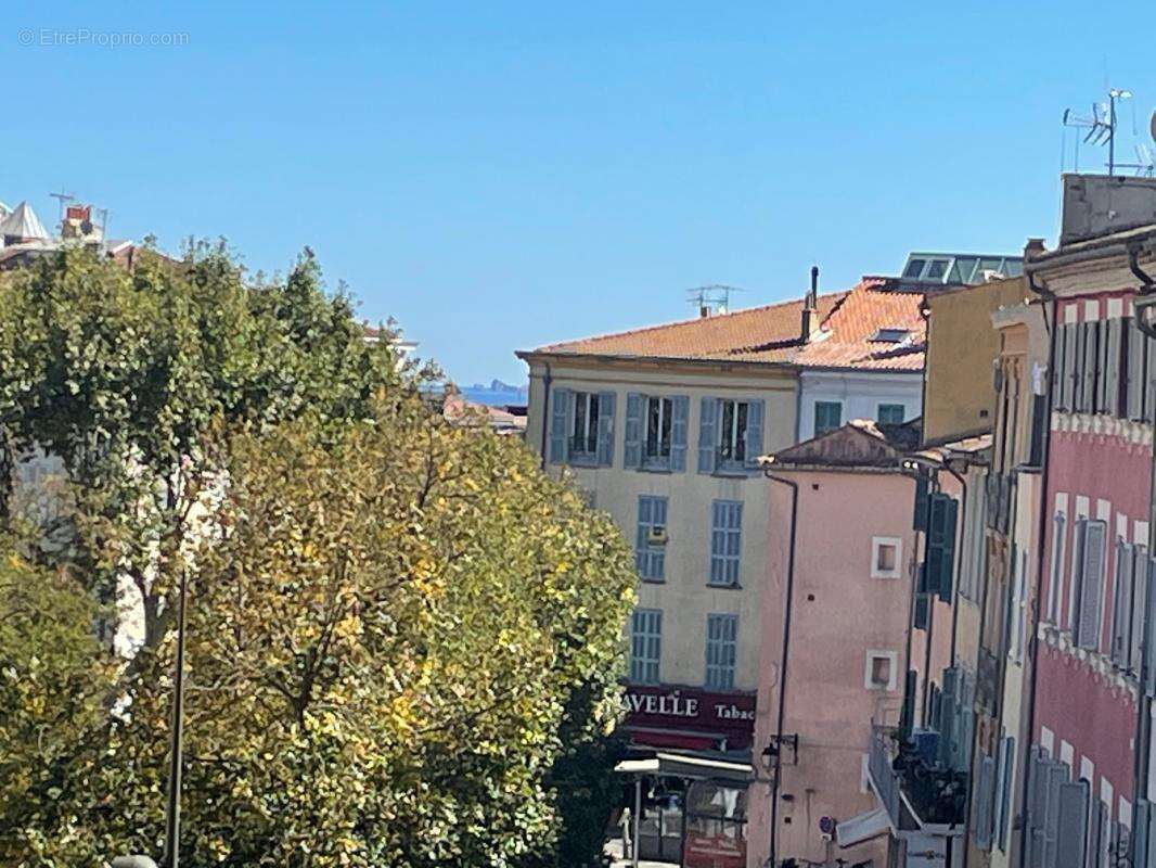 Appartement à HYERES
