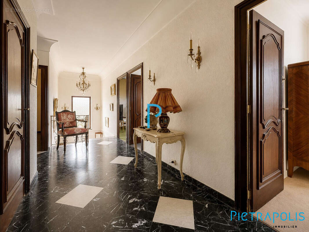 Maison 171 m² à Tarare  - photo 6