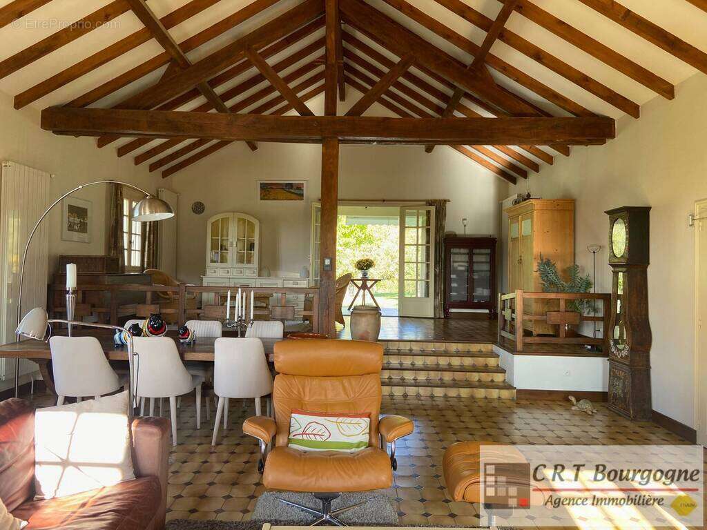 Maison à MOULINS-SUR-OUANNE