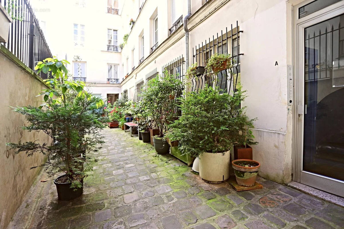 Commerce à PARIS-10E