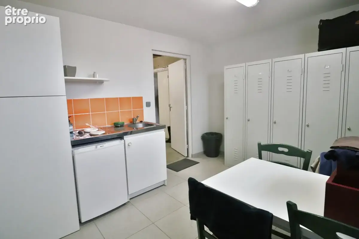 Local commercial - 330m2 - pont-sainte-marie - photo 7