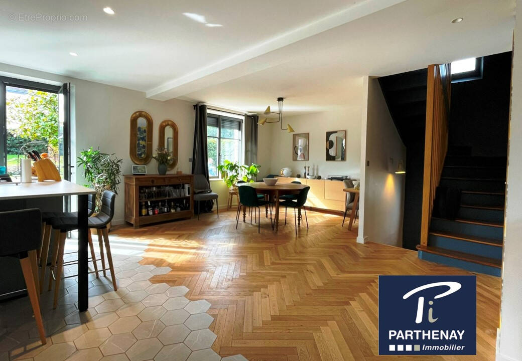 Maison à MONTFORT-SUR-MEU