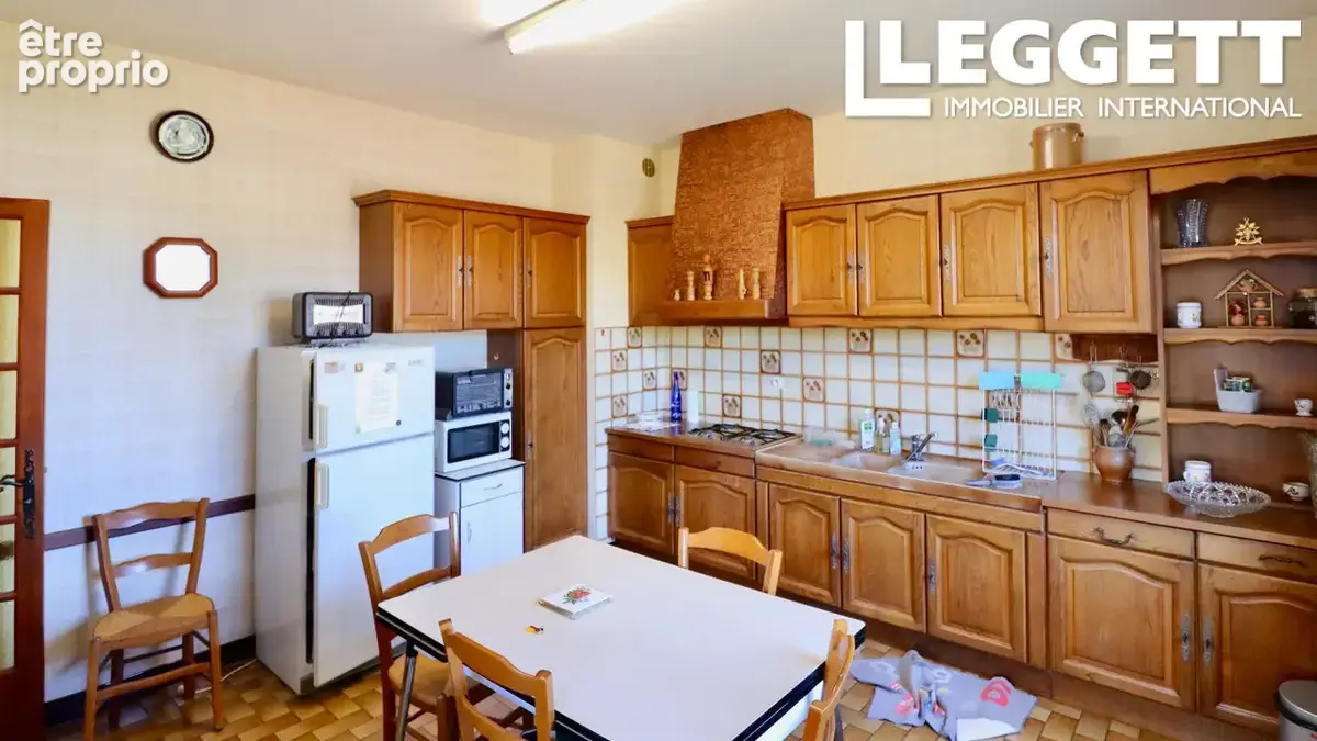 Charmante maison sous-sol de 4 chambres avec jardin attenant, à distance de marche des commerces - photo 3