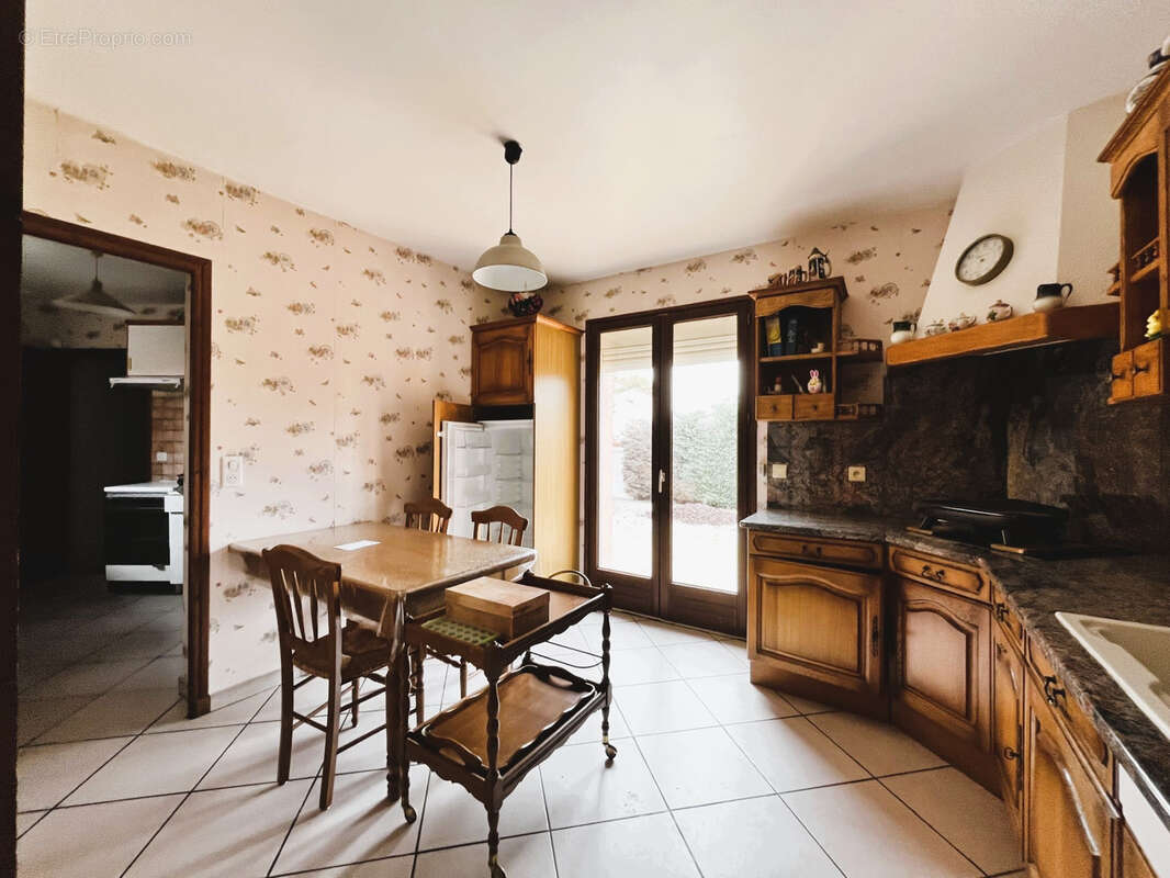 Maison à SAINT-LAURENT-DE-LA-SALANQUE