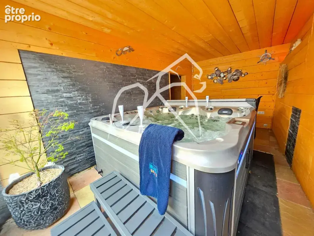 Maison de ville rénovée 102 m²  Espace bien-être  Spa et Sauna  Le Petit-Quevilly 76140  - photo 3