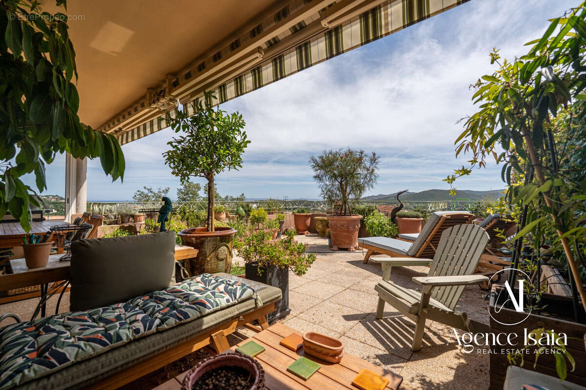 Appartement à BORMES-LES-MIMOSAS