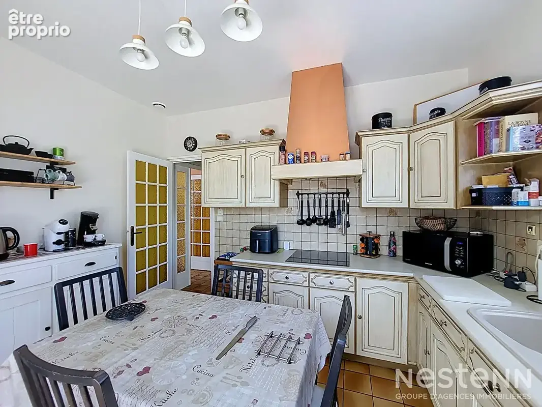 A Vendre Maison de plain-pied de 136 m² avec double garage sur terrain arboré d'environ 4 800 m² - photo 2