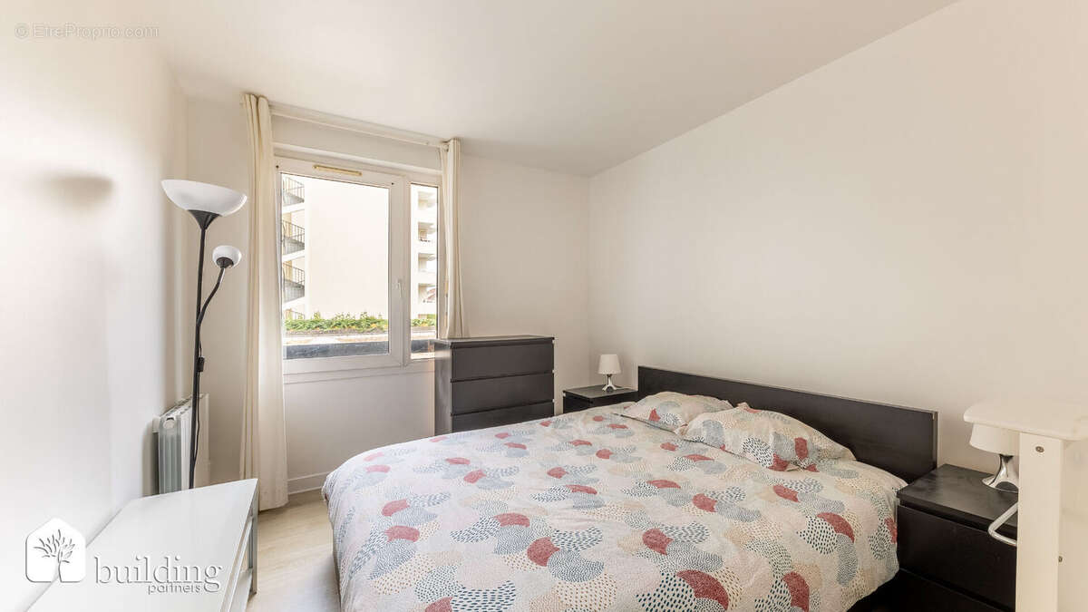 Appartement à COURBEVOIE
