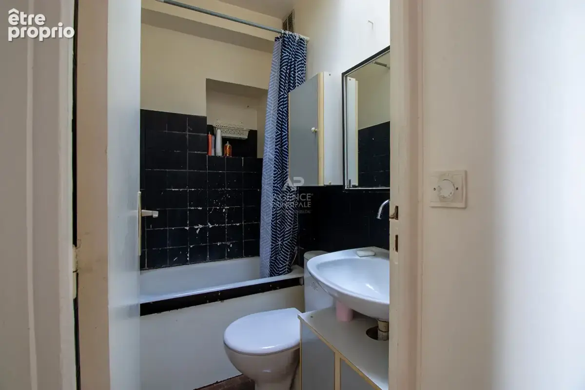 Paris 18eme - exclusivite - studio dernier etage - lamarck caulaincourt - photo 5