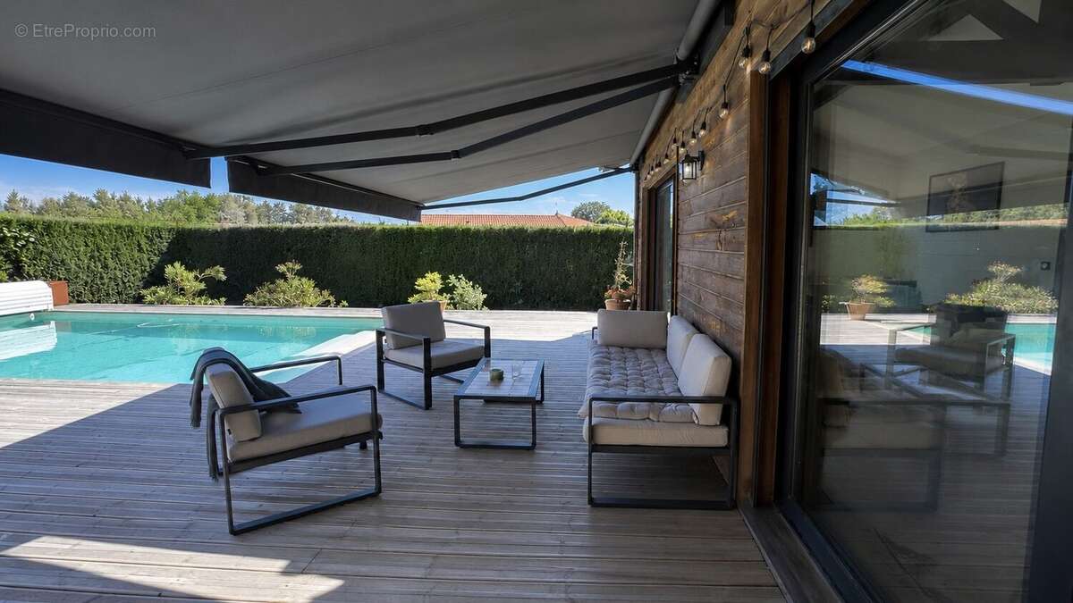 À 2 km de Dax, villa d'architecte T6 de plain-pied avec piscine et 5 chambres. - photo 20