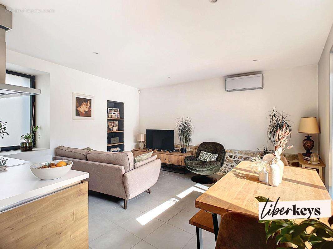 Maison à CAILLOUX-SUR-FONTAINES