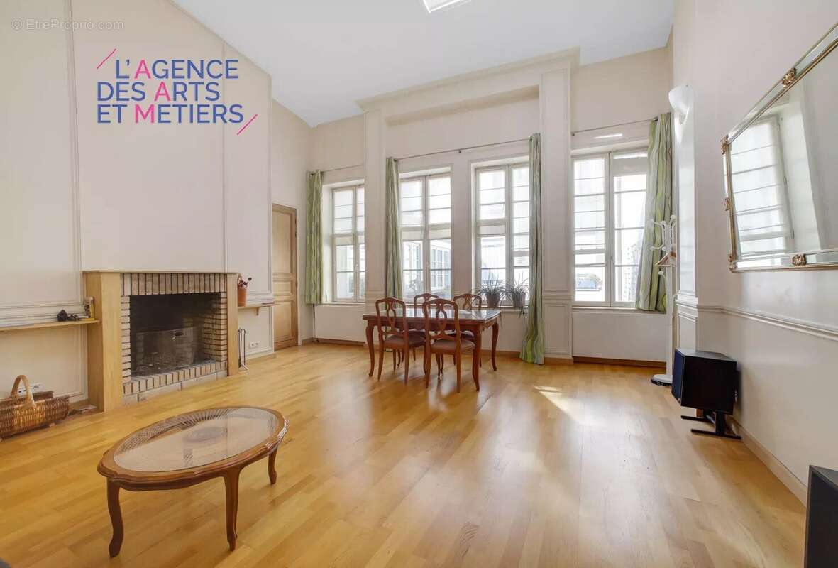 Appartement à PARIS-3E