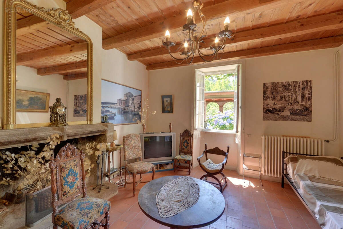 Maison à MARCOLS-LES-EAUX