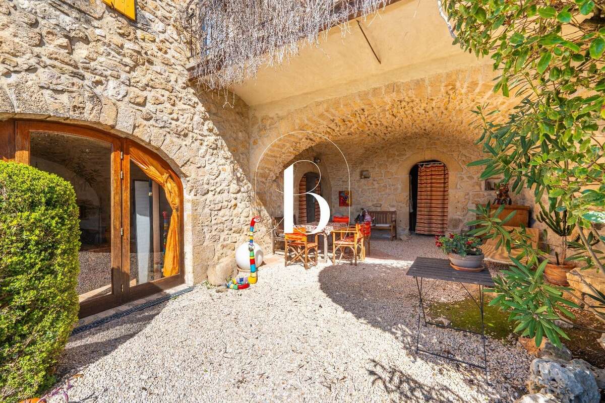 Maison à BARJAC