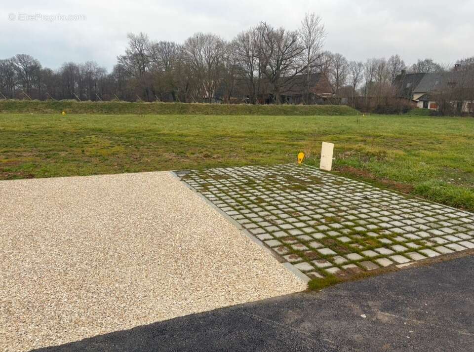 Terrain à LA VAUPALIERE