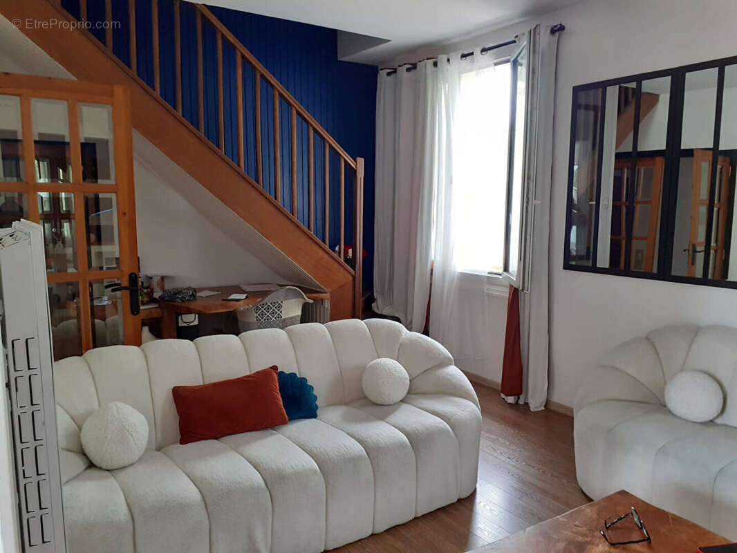 Appartement à DUGNY