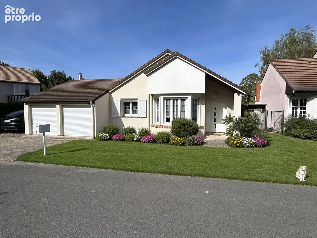 Maison à SAINT-THIBAULT-DES-VIGNES