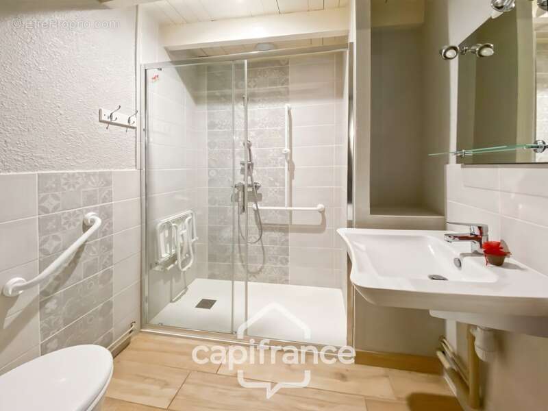 Maison à DOMMARTIN-LES-CUISEAUX