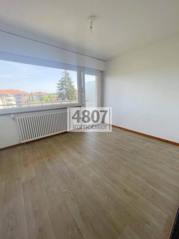 Appartement à VILLE-LA-GRAND