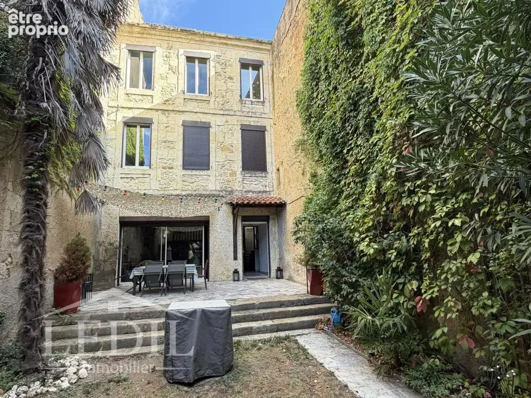 Maison à VIC-FEZENSAC