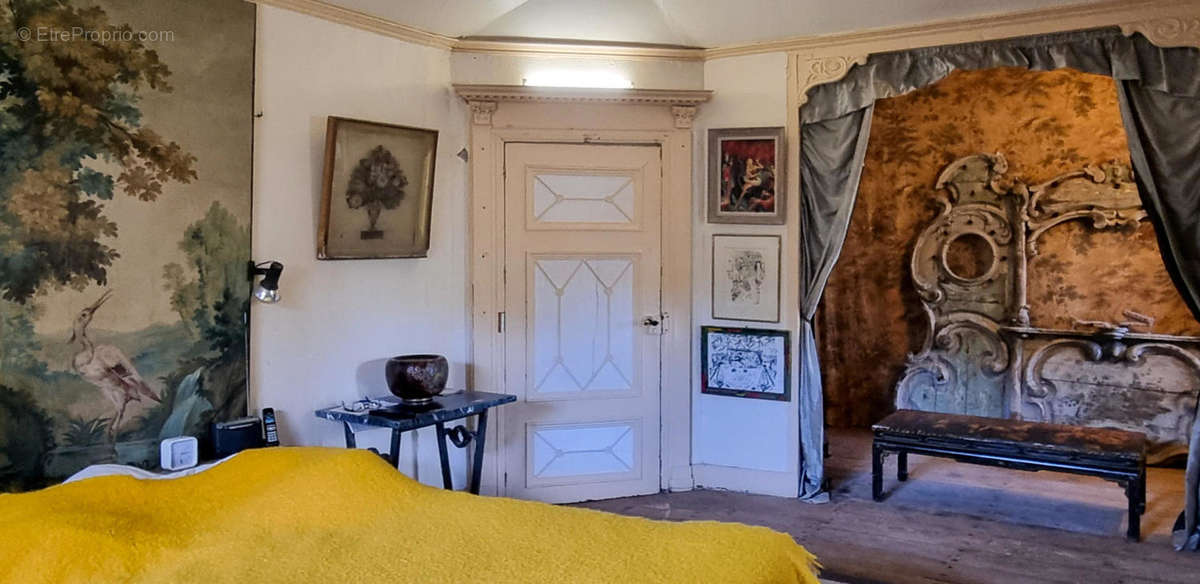 chambre - Maison à BROUSSES-ET-VILLARET