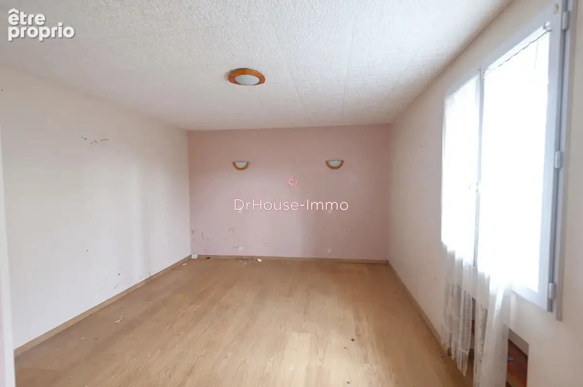 Maison 6 pièces 130 m² à vendre à Neuville-De-Poitou (86170) - photo 16