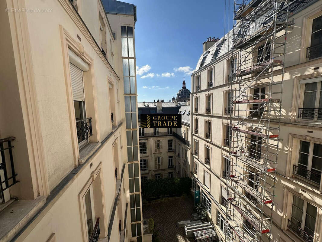 Appartement à PARIS-8E